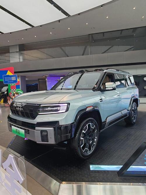 成都155比亚迪方程豹硬派越野的爆款，英菲尼迪35周年与你共成长
